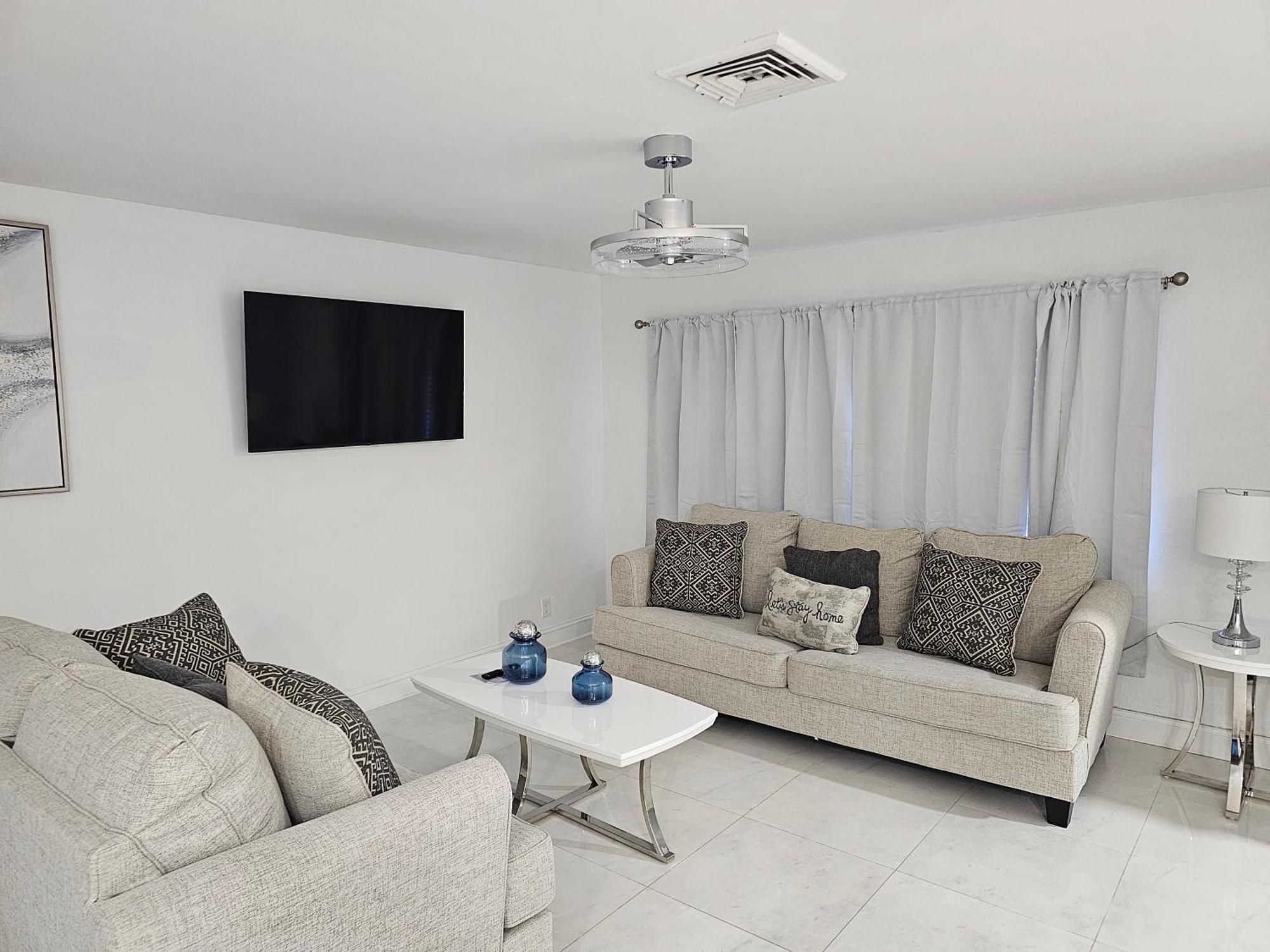 Sunny Goldie Lauderdale Lakes Exterior photo